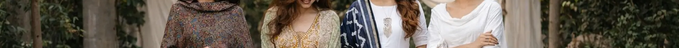 10 Elegant Ways to Wear a Shawl in Indian Style 